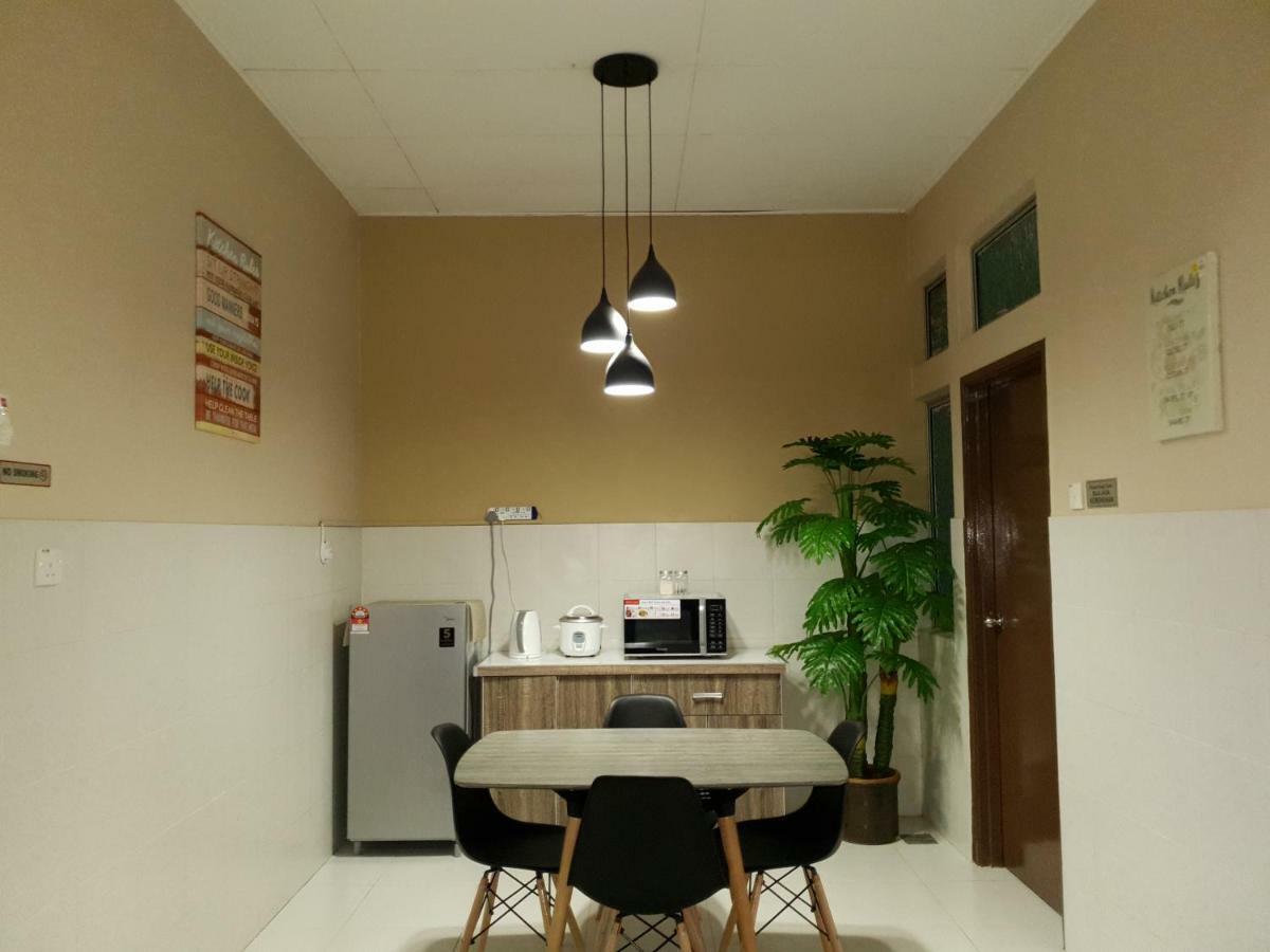 Lindanazri Homestay Mitc Melaka ภายนอก รูปภาพ